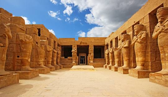 Luxor